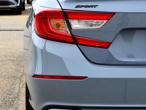 Used 2022 Honda Accord Sport image 11