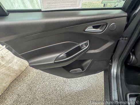 Used 2018 Ford Focus SEL image 24
