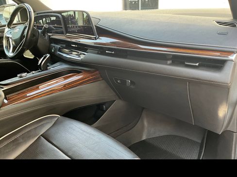 Used 2021 Cadillac Escalade ESV Premium Luxury w/ LPO, Radiant Package AWD/4WD image 9