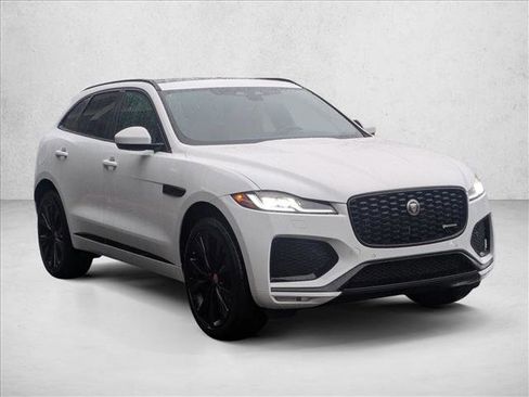 Used 2023 Jaguar F-PACE R-Dynamic S image 3