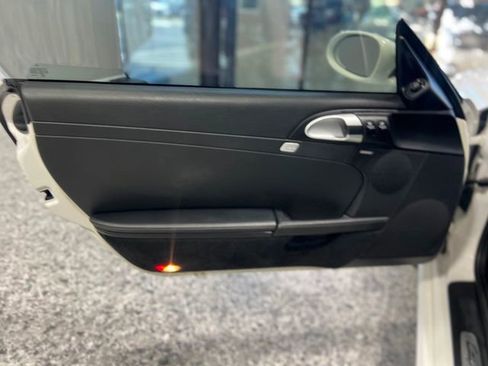 Used 2006 Porsche Cayman S image 17