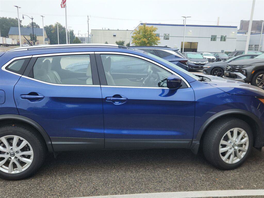 Used 2020 Nissan Rogue Sport SV w/ All-Weather Package AWD/4WD image 3
