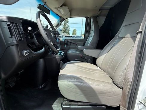 Used 2021 Chevrolet Express 2500 w/ Driver Convenience Package RWD image 12