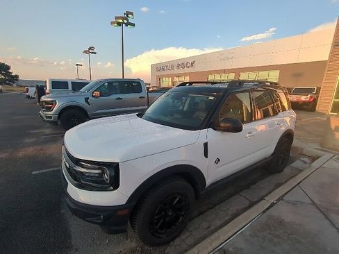 Used 2023 Ford Bronco Sport Outer Banks w/ Tech Package AWD/4WD image 2