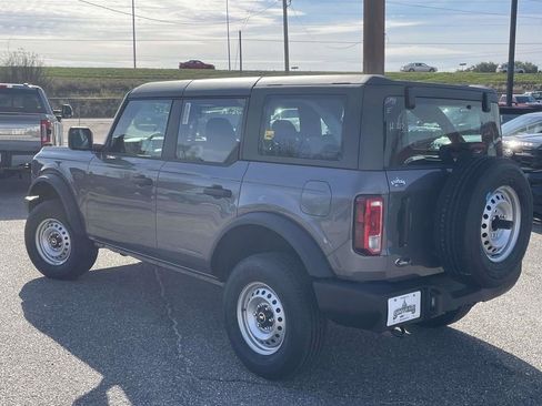New 2025 Ford Bronco Base image 5