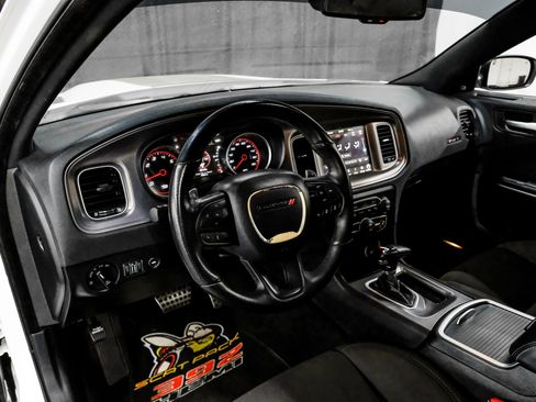 Used 2023 Dodge Charger Scat Pack w/ Technology Group RWD image 3