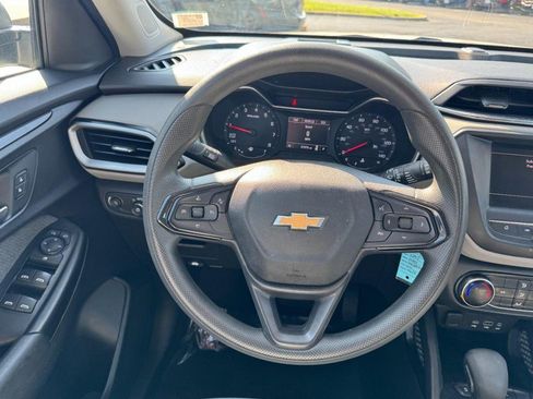 Used 2022 Chevrolet TrailBlazer LS FWD image 12