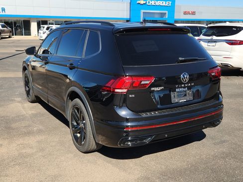 Used 2023 Volkswagen Tiguan SE R-Line image 3