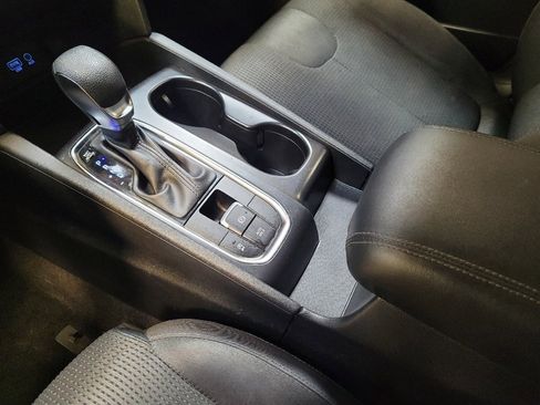 Used 2019 Hyundai Santa Fe SE image 26