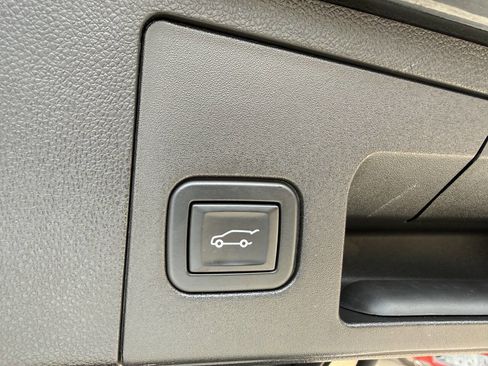 Used 2022 Cadillac XT4 Sport FWD image 38