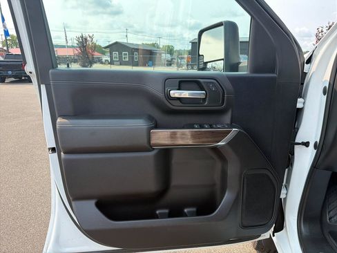 Used 2023 Chevrolet Silverado 2500 LT w/ Convenience Package AWD/4WD image 8