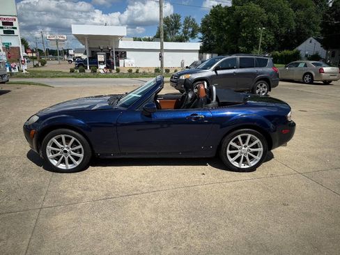 Used 2008 MAZDA MX-5 Miata Grand Touring w/ Premium Pkg RWD image 7