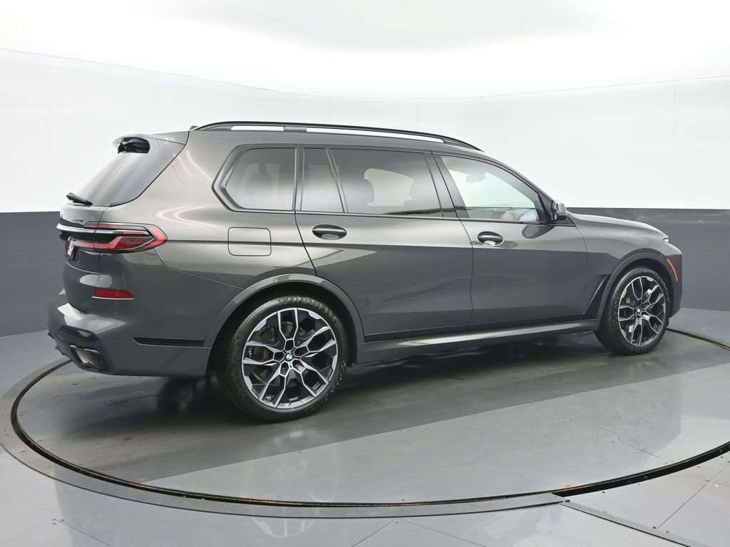 Used 2024 BMW X7 xDrive40i w/ Executive Package AWD/4WD image 3