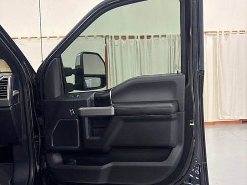 Used 2018 Ford F150 Platinum w/ Equipment Group 701A Luxury AWD/4WD image 29