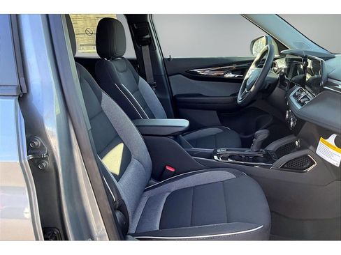 New 2026 Chevrolet TrailBlazer LT w/ Driver Confidence Package FWD image 11