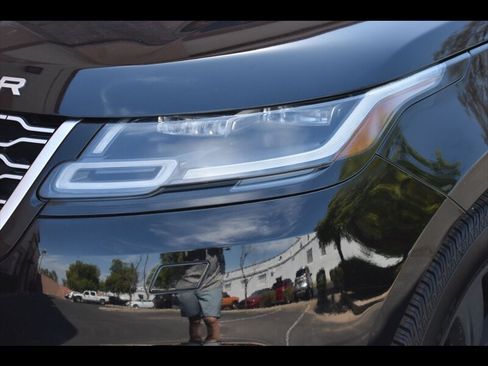 Used 2018 Land Rover Range Rover Velar S AWD/4WD image 46