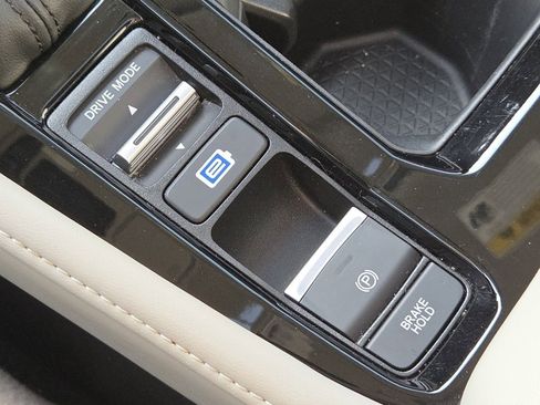 Used 2023 Honda Accord Touring image 17