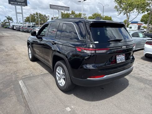 Used 2025 Jeep Grand Cherokee Laredo X RWD image 16