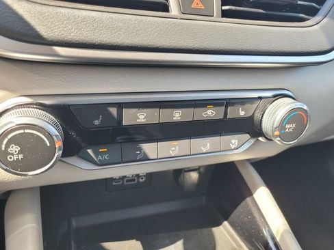Certified 2021 Nissan Altima 2.5 SV w/ SV Premium Package FWD image 25