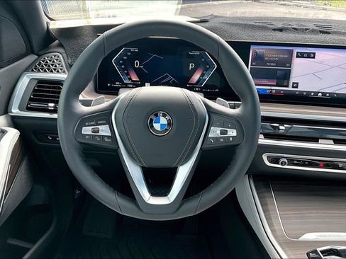 Used 2025 BMW X5 xDrive40i w/ Parking Assistance Package image 5