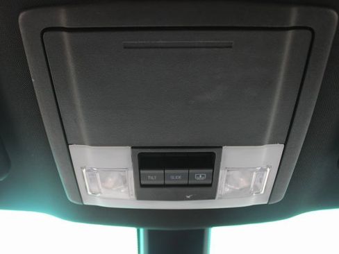 Used 2017 Ford Explorer Platinum image 35