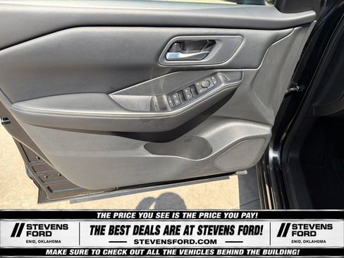 Used 2025 Nissan Rogue SV AWD/4WD image 17