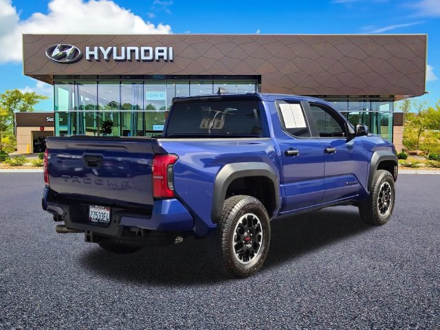 Used 2025 Toyota Tacoma TRD Off-Road AWD/4WD image 8