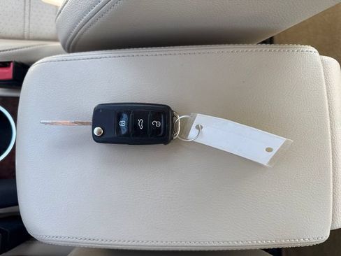 Used 2013 Volkswagen Passat 2.5 SEL FWD image 12