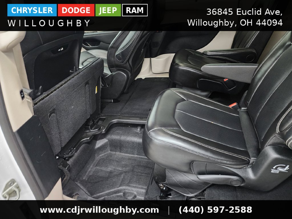 Used 2024 Chrysler Pacifica Touring-L FWD image 30