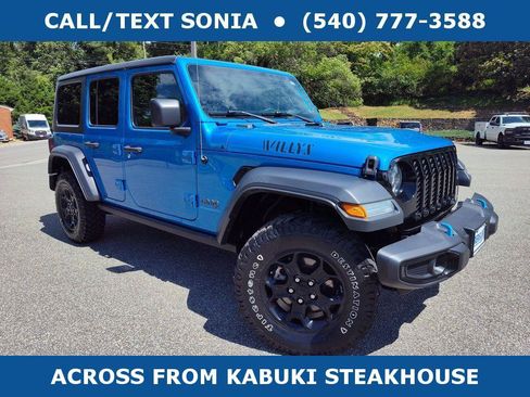 Used 2023 Jeep Wrangler Unlimited w/ Cold Weather Group AWD/4WD image 2