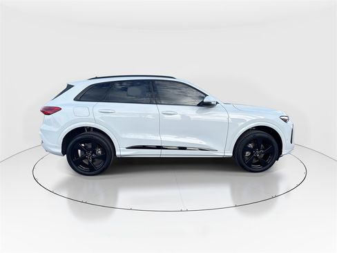 New 2025 Audi Q5 Premium Plus image 9