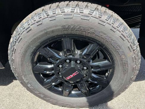 New 2026 GMC Sierra 2500 AT4 w/ Technology Package AWD/4WD image 12