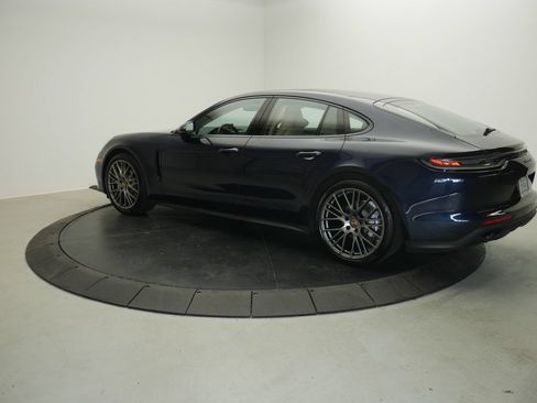 Certified 2023 Porsche Panamera 4 Platinum Edition AWD/4WD image 3