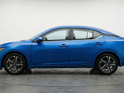 Used 2025 Nissan Sentra SV FWD image 5