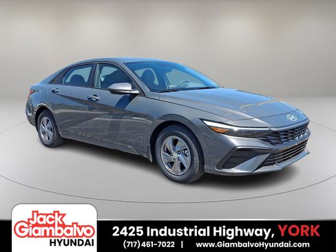 New 2025 Hyundai Elantra SE image 1