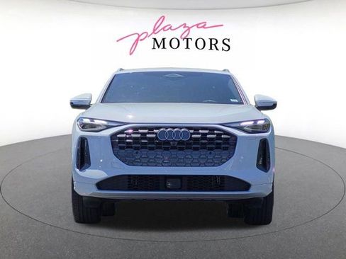 Certified 2025 Audi Q5 Premium AWD/4WD image 2
