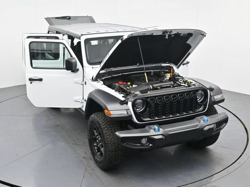 Used 2024 Jeep Wrangler Unlimited AWD/4WD image 38