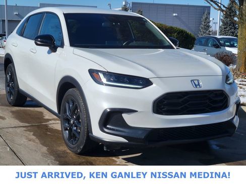 Used 2024 Honda HR-V Sport image 1