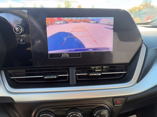 Used 2024 Chevrolet Trax LS w/ Driver Confidence Package FWD image 20