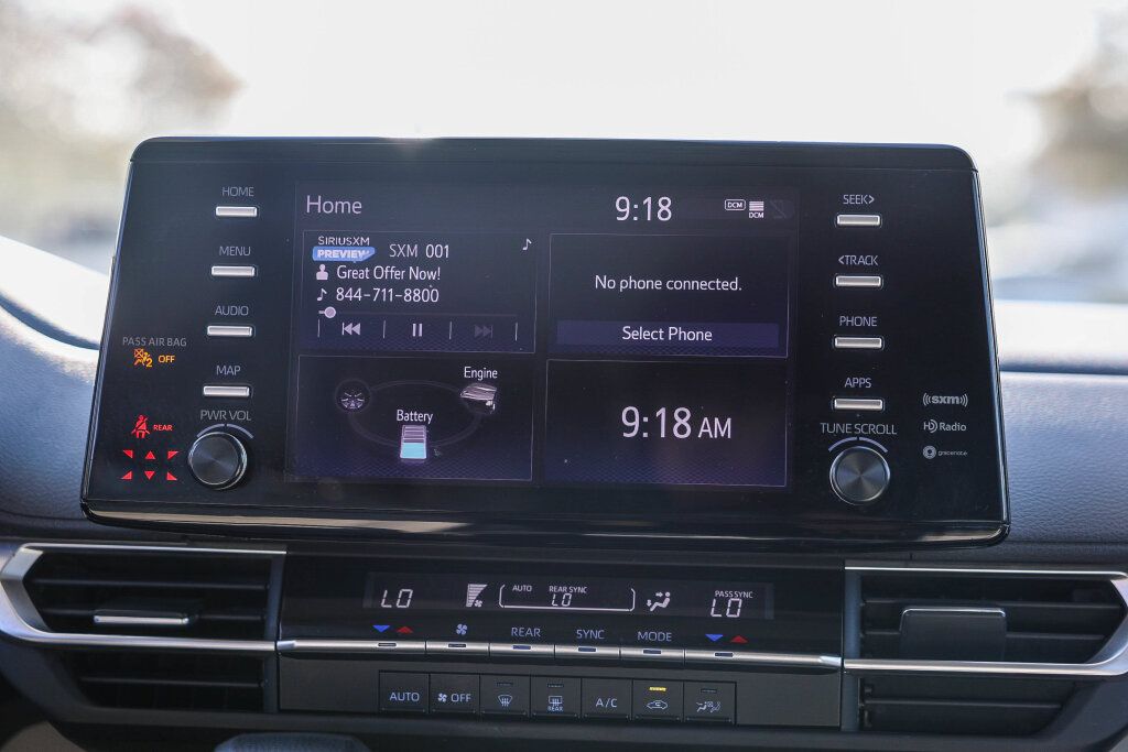 Certified 2023 Toyota Sienna LE w/ LE Plus Package FWD image 4