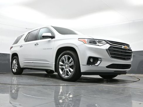 Used 2021 Chevrolet Traverse High Country w/ LPO, Cargo Package AWD/4WD image 46