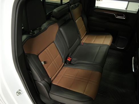 Certified 2024 Chevrolet Silverado 3500 High Country w/ High Country Premium Package AWD/4WD image 25