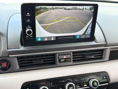 Used 2025 Honda Pilot EX-L image 13