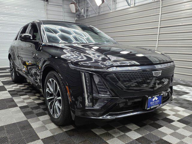 Used 2024 Cadillac Lyriq Sport w/ LPO, Floor Liner Package AWD/4WD image 5