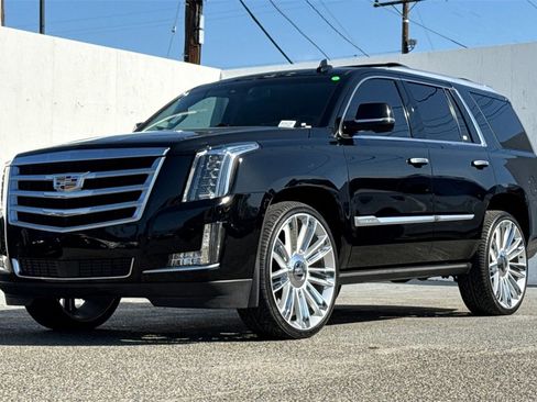 Used 2016 Cadillac Escalade Premium image 7