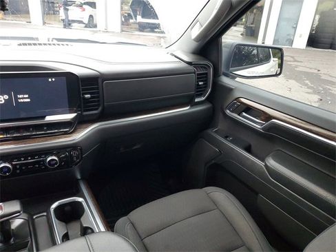 Used 2023 GMC Sierra 1500 Elevation image 16