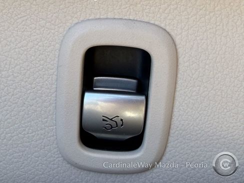 Used 2025 Mercedes-Benz C 300 Sedan image 22