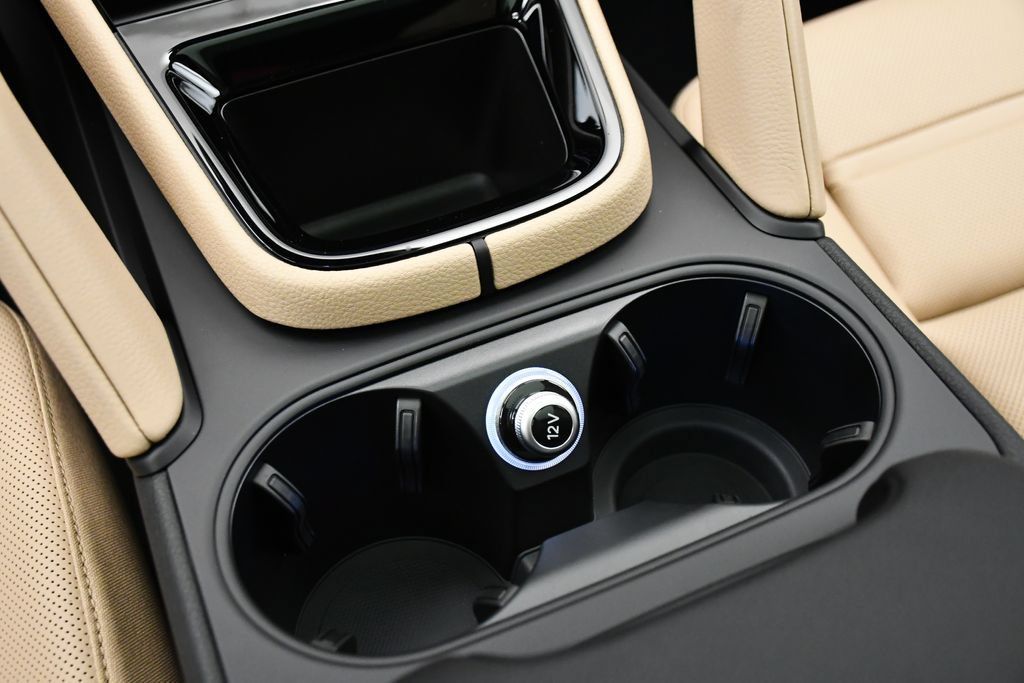 Certified 2025 Porsche Cayenne E-Hybrid Coupe AWD/4WD image 36