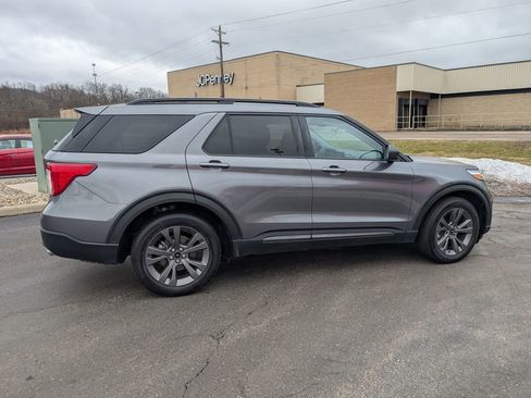 Used 2021 Ford Explorer XLT w/ Equipment Group 202A image 9