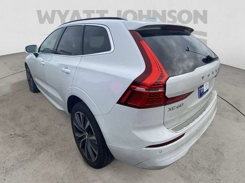 Used 2022 Volvo XC60 B5 Momentum w/ Protection Package Premier FWD image 7